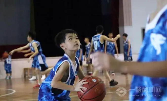 新手球迷如何快速了解篮球选秀权_1